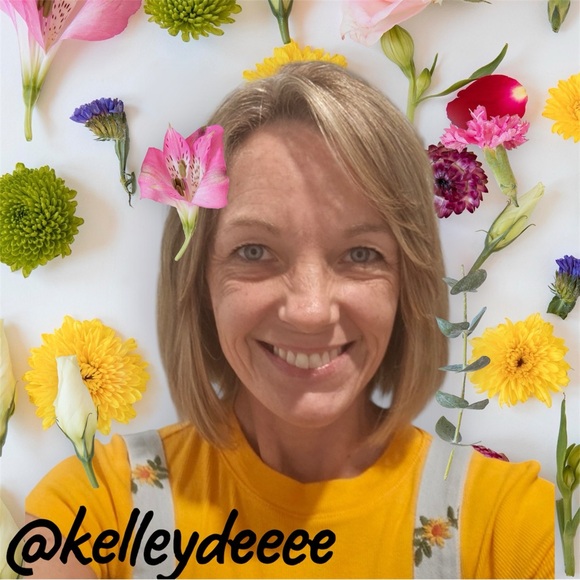 PASS THE MIC: 12/7 🎤😆 CLOSET TRAIN - Picture 3 of 7